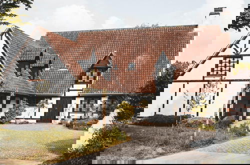 Foto 1 - Modern Holiday Home in Bazel With Garden