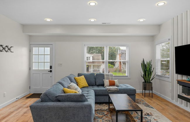 Stylish 4BR Haven Backyard and Fire Pit - Photo 17