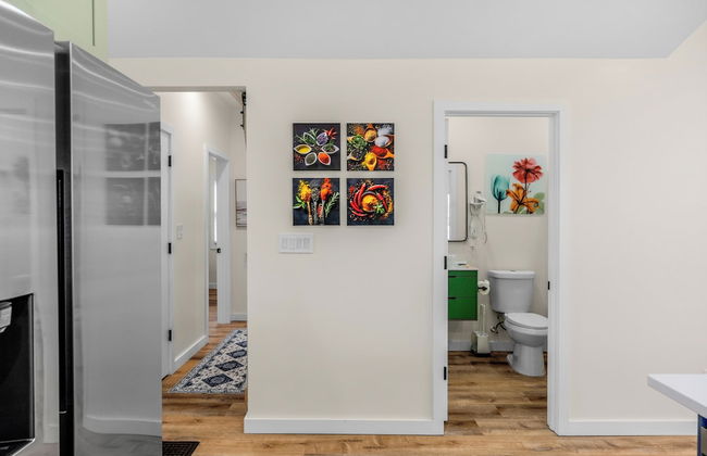 Stylish 4BR Haven Backyard and Fire Pit - Photo 20