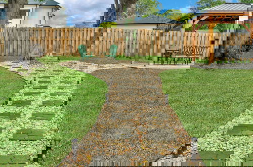 Foto 43 - Stylish 4BR Haven Backyard and Fire Pit