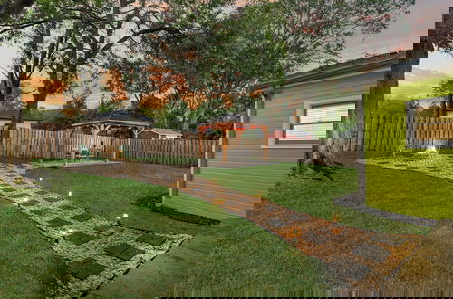 Foto 41 - Stylish 4BR Haven Backyard and Fire Pit
