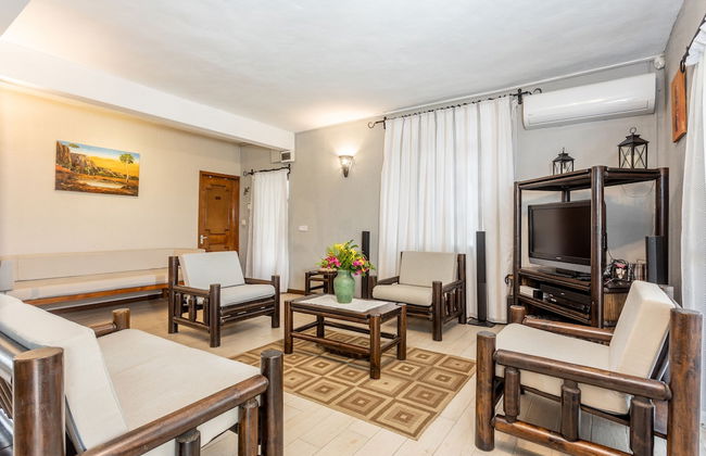 Villa with Heated Pool - Foto 14