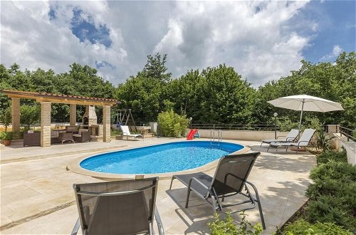 Foto 18 - Luxury Experience in Villa Kacana With Heated Pool