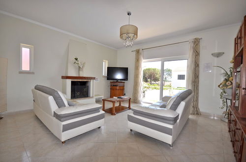 Foto 26 - Charming Villa With Private Pool in Vibrant Vilamoura, Free AC and Wifi