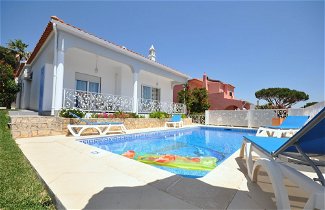Foto 1 - Well-appointed Villa is Situated in the Popular Resort of Vilamoura