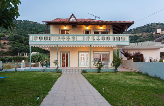 House Just on the Beach - Photo 15