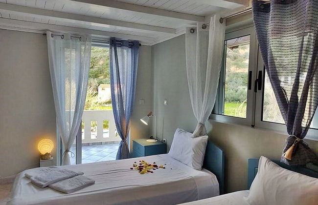 House Just on the Beach - Photo 5