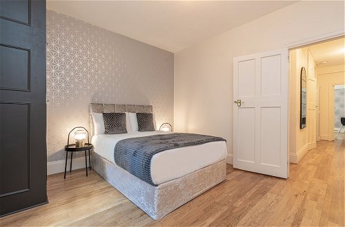 Foto 16 - Charming 2 Bedroom Flat in Kensington High Street
