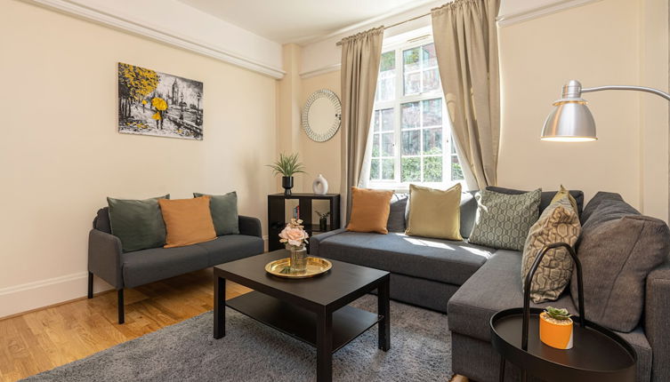 Photo 1 - Charming 2 Bedroom Flat in Kensington High Street