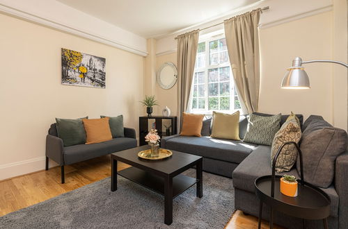 Photo 1 - Charming 2 Bedroom Flat in Kensington High Street