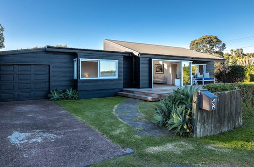 Photo 23 - Driftwood Beach House with Spa Pool