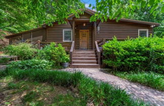 Photo 2 - Underlook Cabin-secluded Cabin With Wifi Large Deck Gas Grill Wood Fireplace