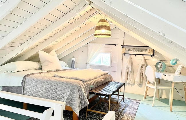 The Little Blue Beach House, A Dream Cottage - Photo 3