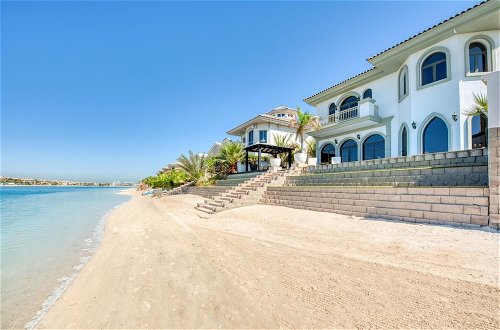 Photo 49 - Glamourous Beachfront Villa on The Palm w Pool