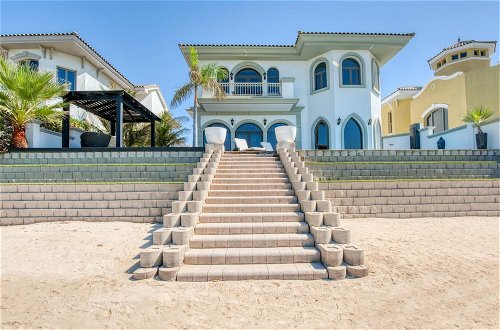 Photo 48 - Glamourous Beachfront Villa on The Palm w Pool