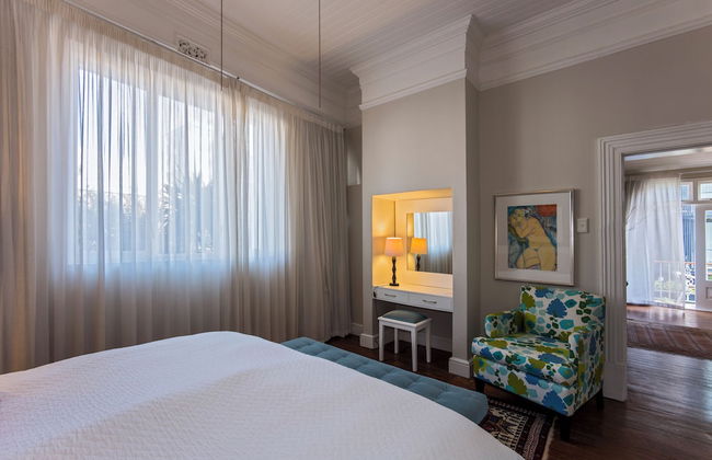 Barry Hall Apartments - Photo 12