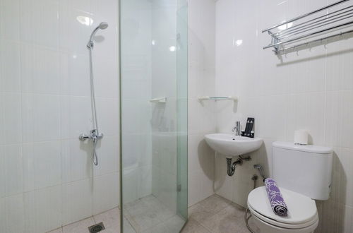 Photo 10 - Best Price Studio Apartment at Tamansari Semanggi