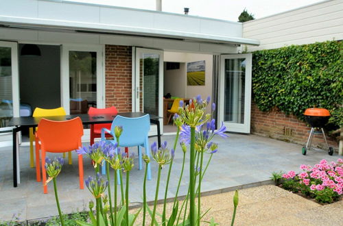 Photo 11 - Fresh & Colorful Holiday Home near Beach, Sea, Dunes, & Lake