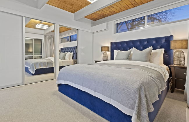 Hilltop Country Retreat with Seaviews - Foto 10