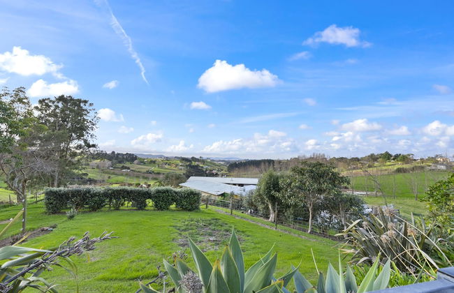 Hilltop Country Retreat with Seaviews - Foto 42