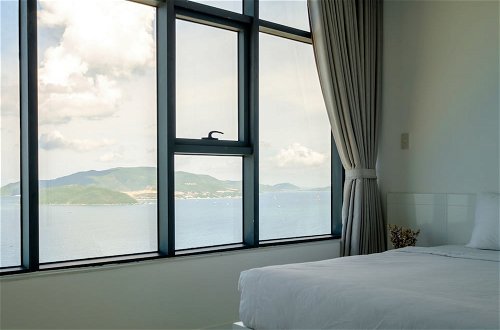 Foto 9 - Sunrise Ocean View Apartment