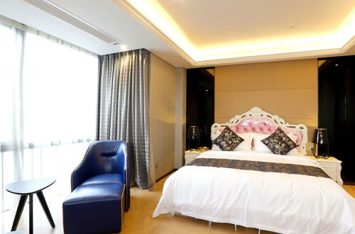 Photo 21 - Pengman International Apartment Hotel