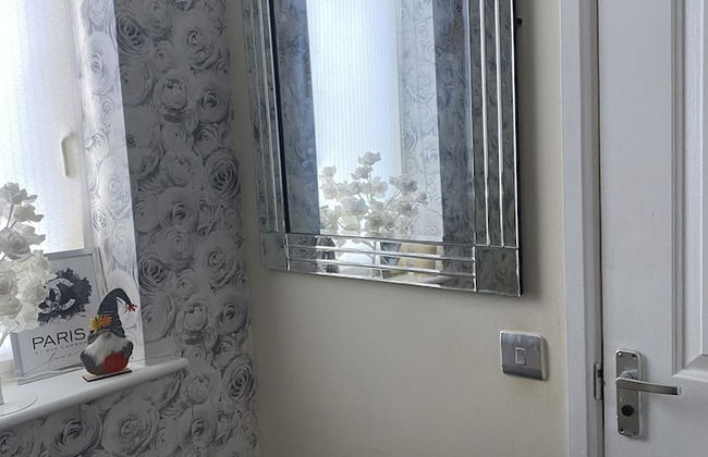 Beautiful House Minutes Away From Liverpool Airport With Huge Garden - Foto 6