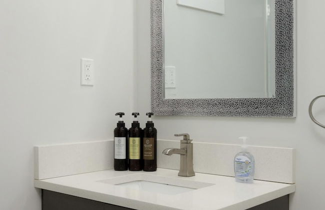 Stylish 1 BR Suite in North Vancouver 10 Mins ski - Foto 10