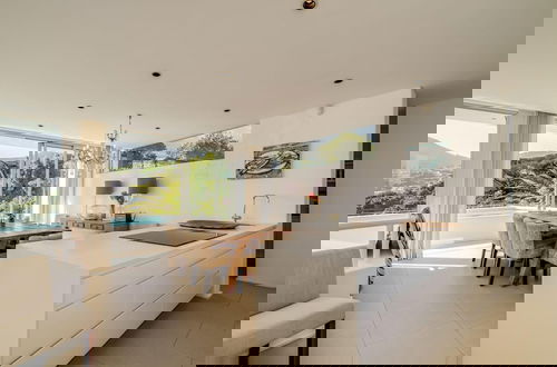 Foto 15 - Six Bedroom Holiday Villa on Three Levels w Pool Silvertree
