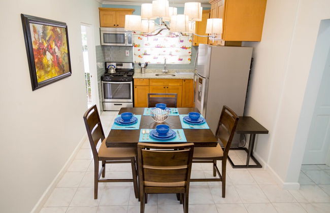 Centrally Located Guest Apartments - Photo 7