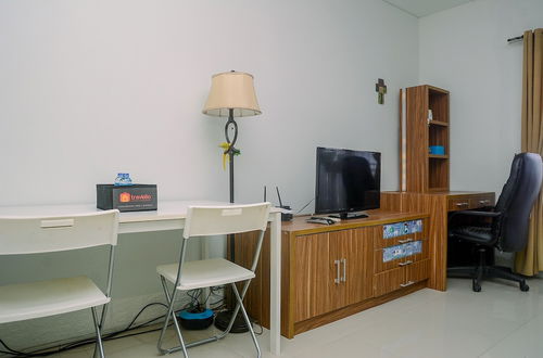 Photo 10 - Minimalist and Strategic 1BR at Tamansari Semanggi Apartment