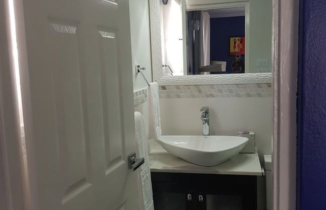 New Kingston Apt at Kensington Court - Photo 32