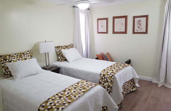 New Kingston Apt at Kensington Court - Photo 16