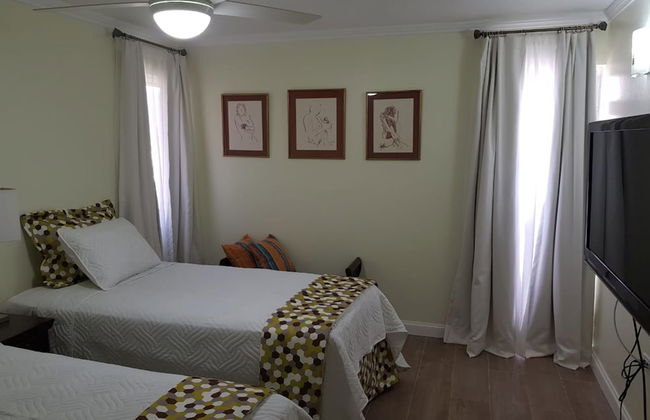 New Kingston Apt at Kensington Court - Photo 10