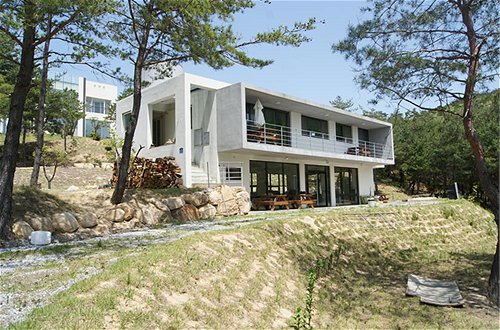 Foto 48 - Pohang Sound of Nature Pension