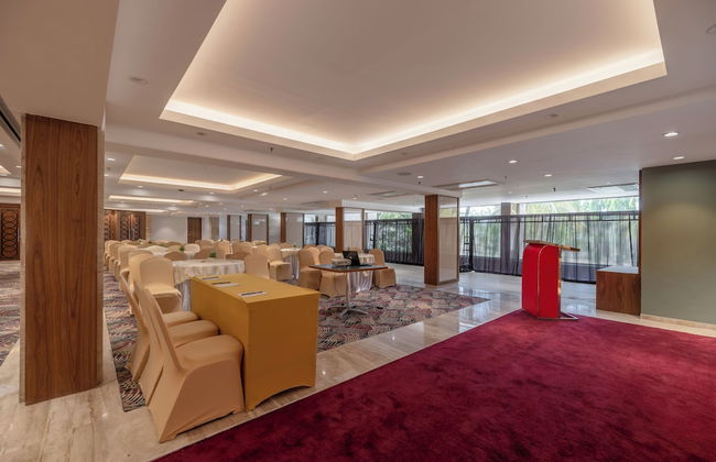 Quality Inn Patria Suites, Rajkot - Foto 39