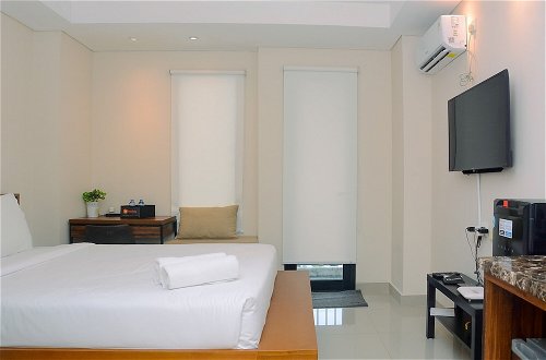 Foto 9 - Comfy and Minimalist Studio Kebayoran Icon Apartment