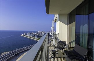Foto 1 - High-class Apt in Dubai Marina w Full Sea Views