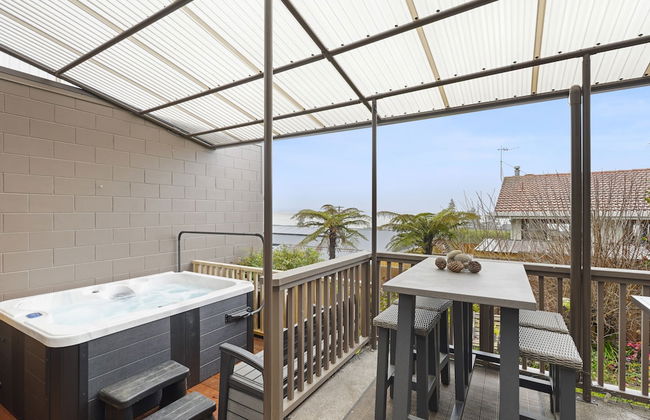 Lakeview Escape with spa - sauna - patio - Foto 28