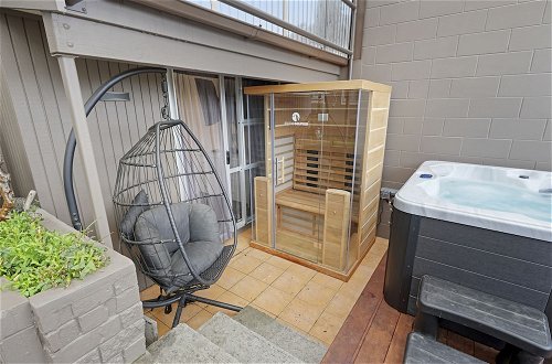 Foto 39 - Lakeview Escape with spa - sauna - patio