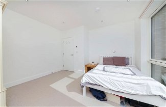 Photo 2 - Modern 2 Bedroom Flat in East London