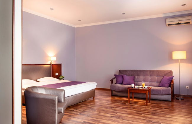 Greguar Hotel & Apartments - Photo 13