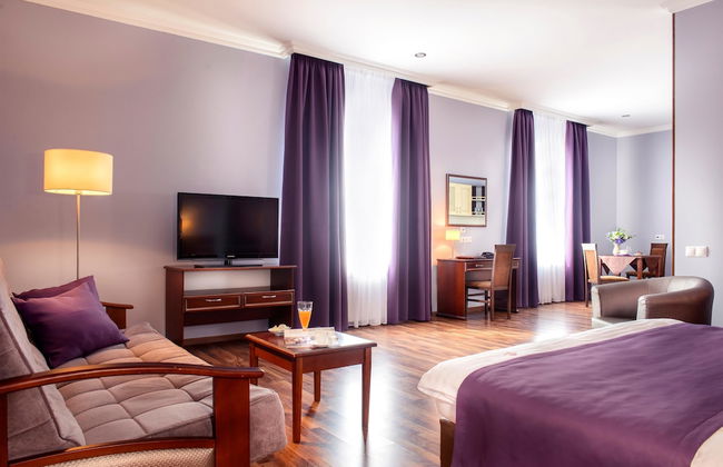 Greguar Hotel & Apartments - Photo 14