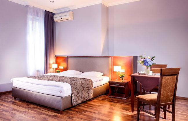 Greguar Hotel & Apartments - Photo 17