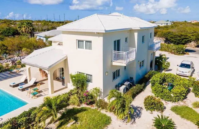 The Sapphire Villa - Photo 1