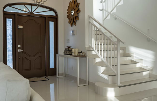 The Sapphire Villa - Photo 2