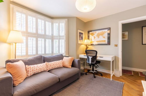 Photo 3 - Stylish 1 Bedroom Flat in Fulham With Patio