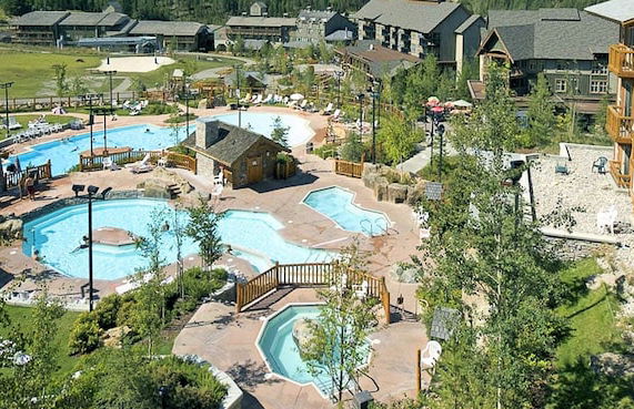 CENTRALLY Located 3-Br Home | TRUE Ski In/Out | FREE access to Pools & Hot Tubs - Foto 1