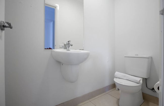 Superb Luxe 5BR House@point Cook Near Lake - Photo 21