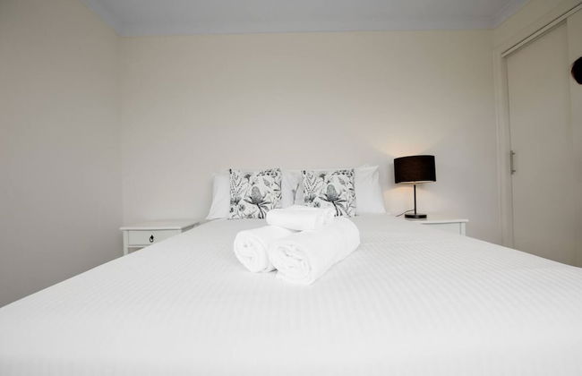 Superb Luxe 5BR House@point Cook Near Lake - Photo 13